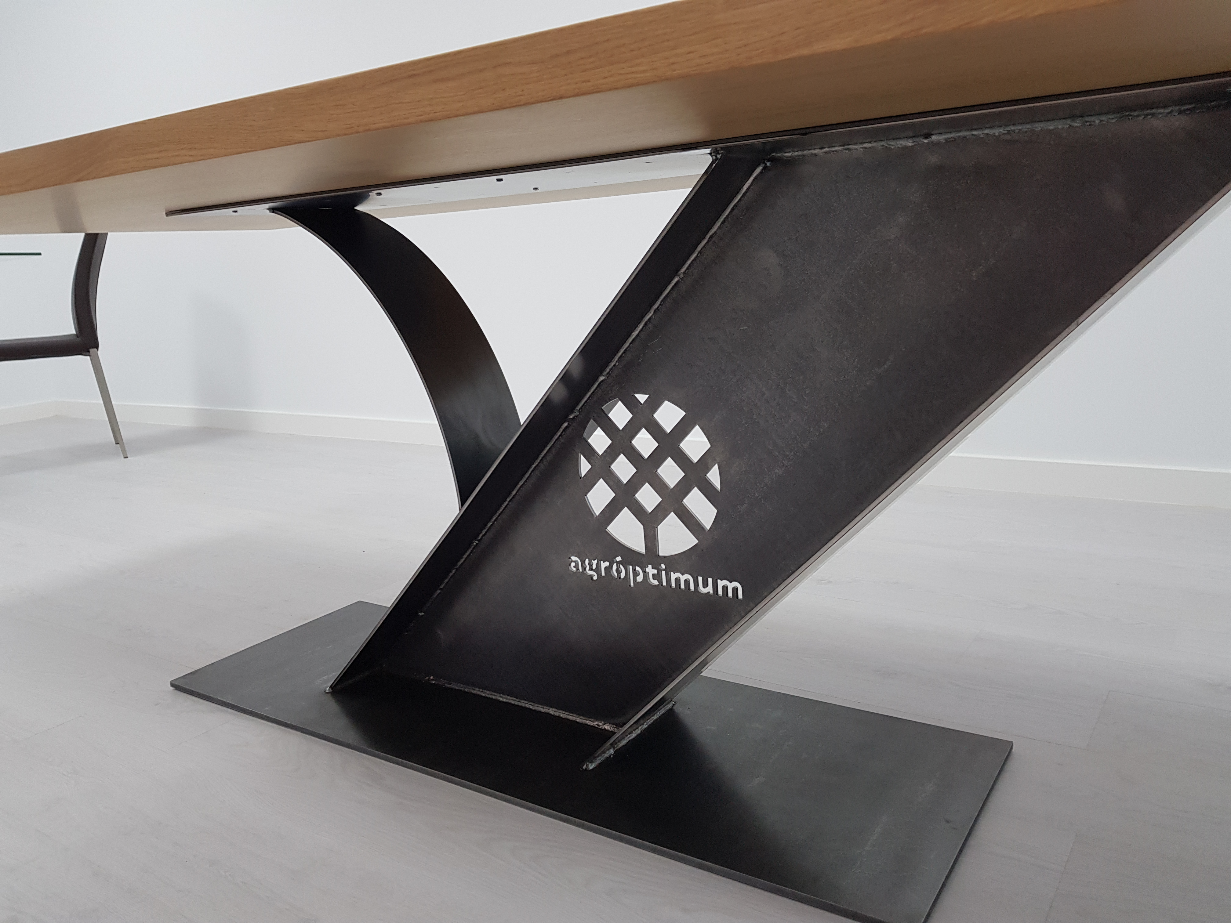 Muestras de madera premium: roble, nogal y fresno